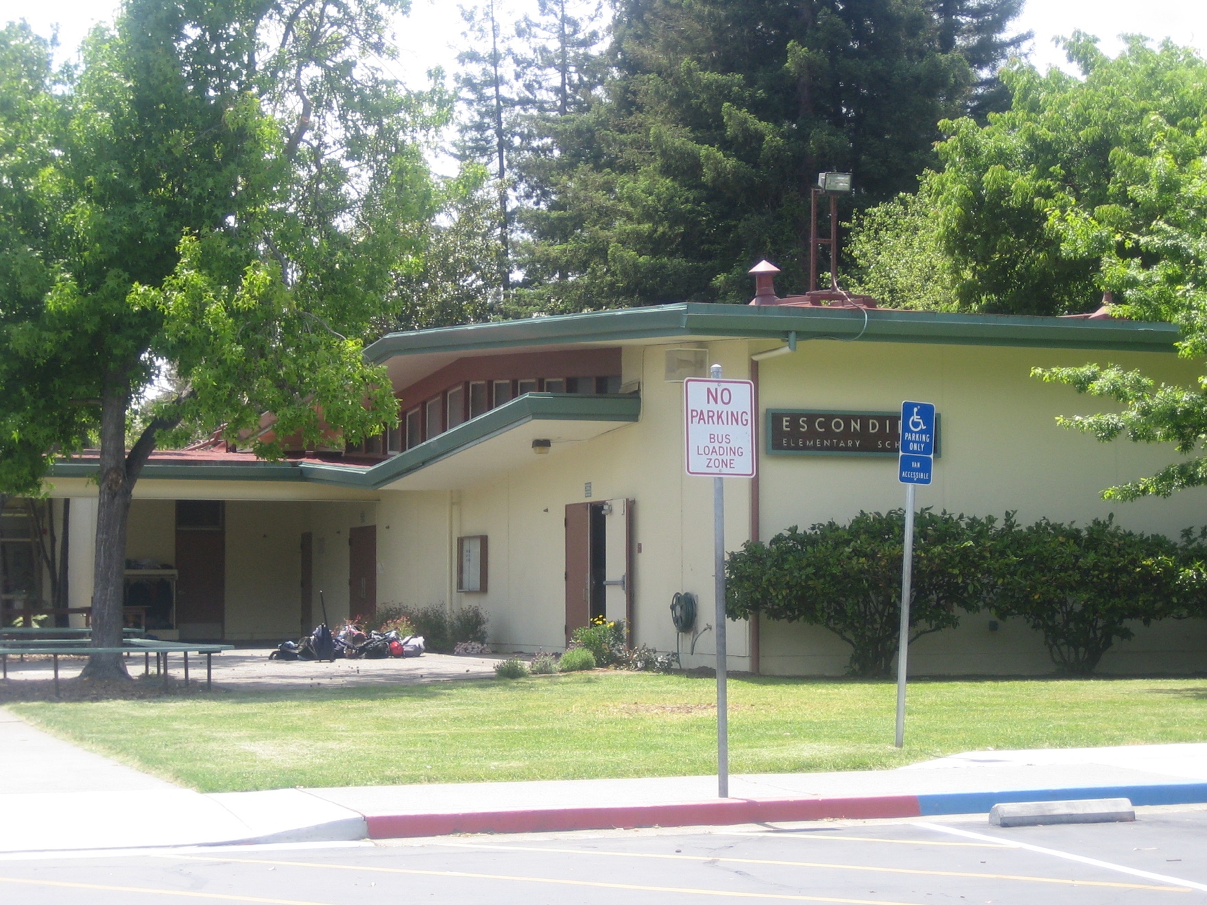 Escondido (2).jpg